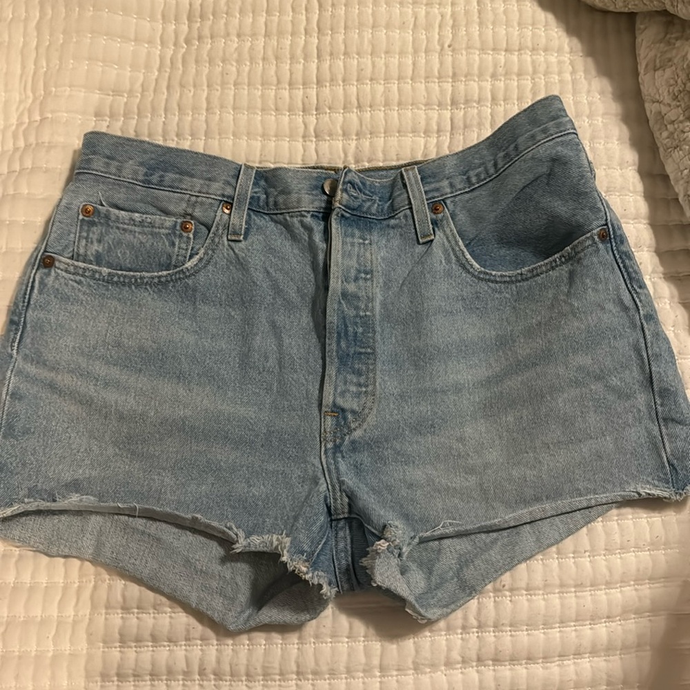 Levi 501 shorts W32